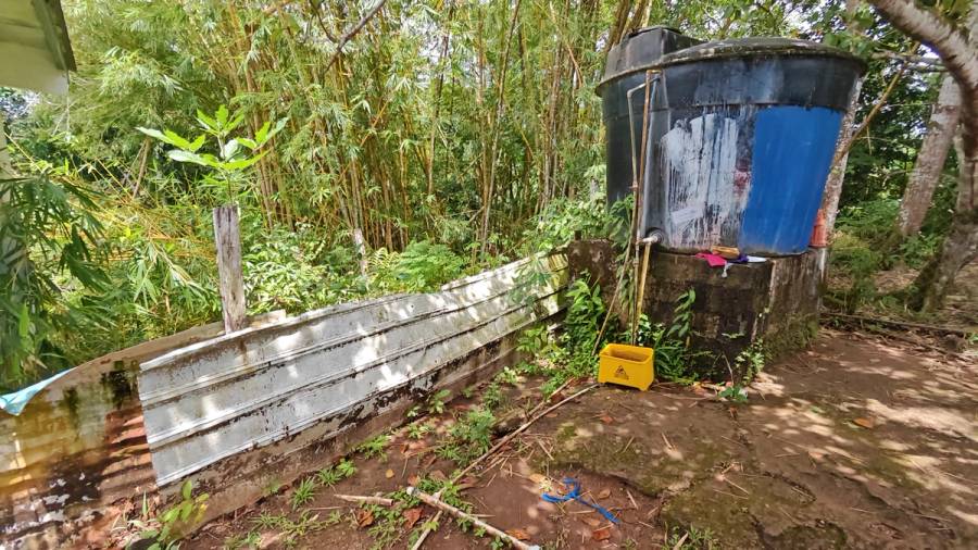 Construcción de 200 ml de cerca de ciclón y marquesina. - Antes 16