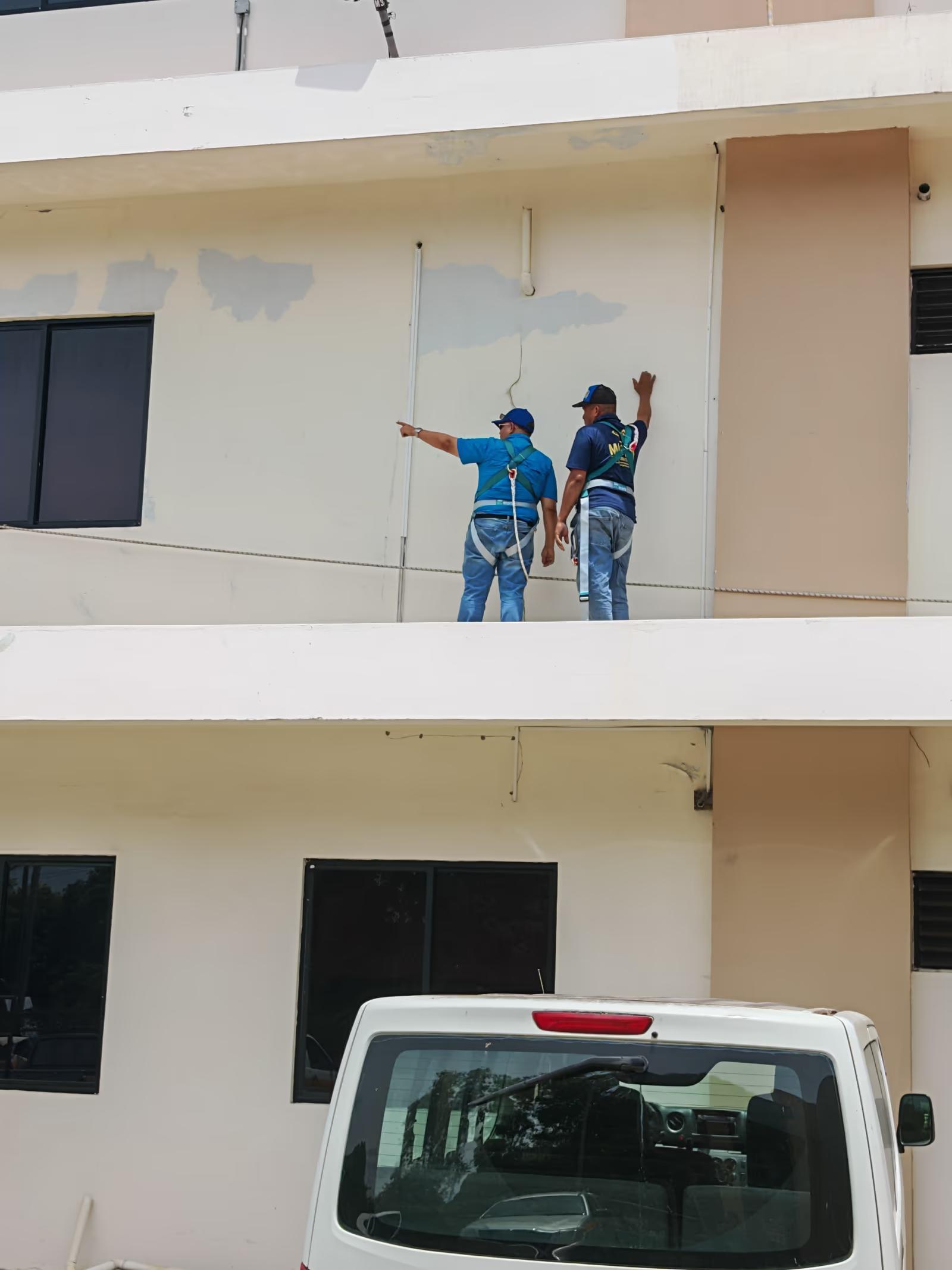 Pintura e impermeabilización de edificio - Antes 30