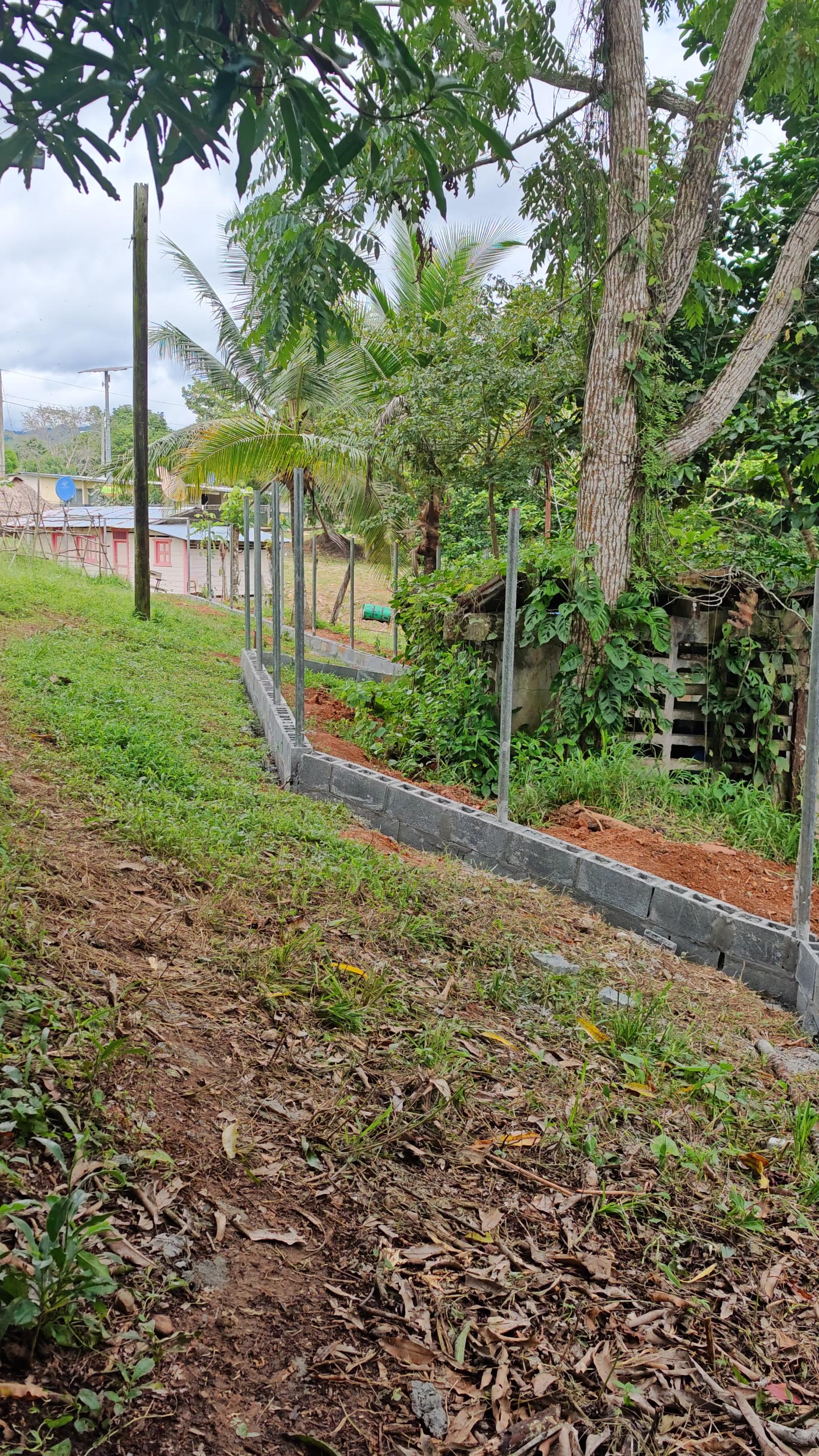 Construcción de 200 ml de cerca de ciclón y marquesina. - Antes 6