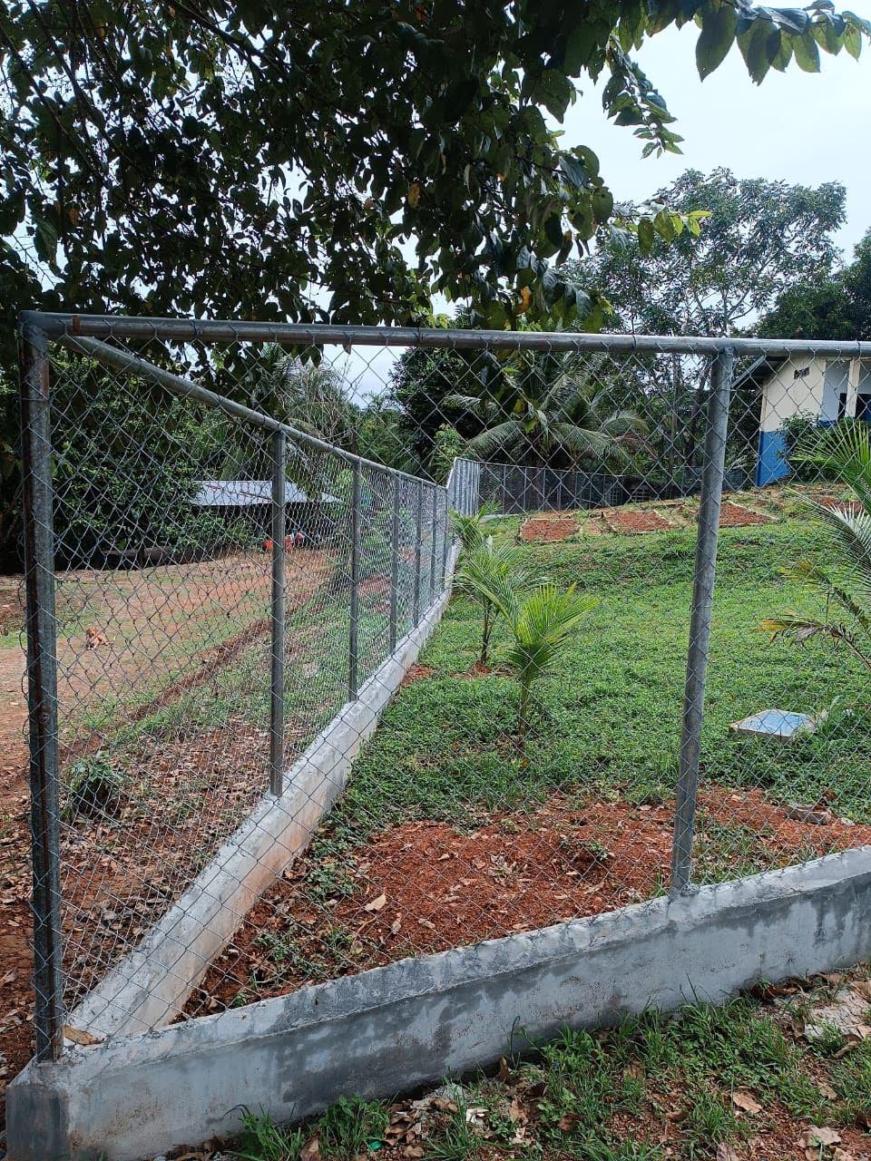 Construcción de 200 ml de cerca de ciclón y marquesina. - Después 6