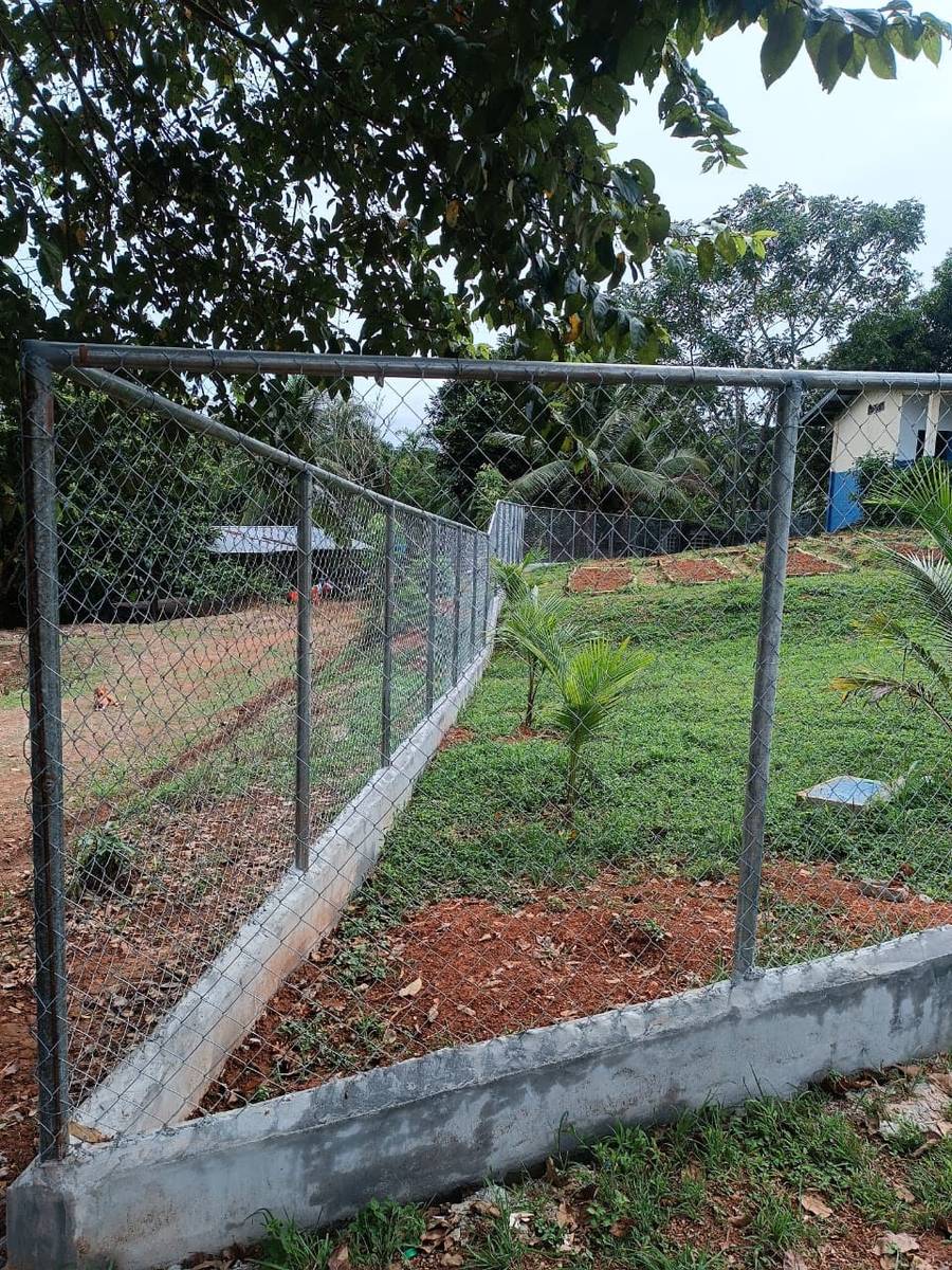 Construcción de 200 ml de cerca de ciclón y marquesina. - Después 6