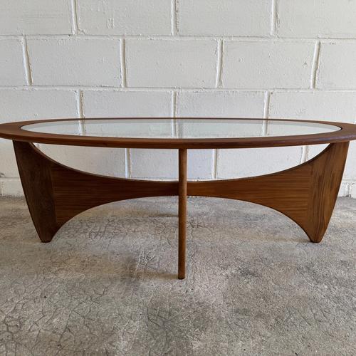Table scandinave PLASTA