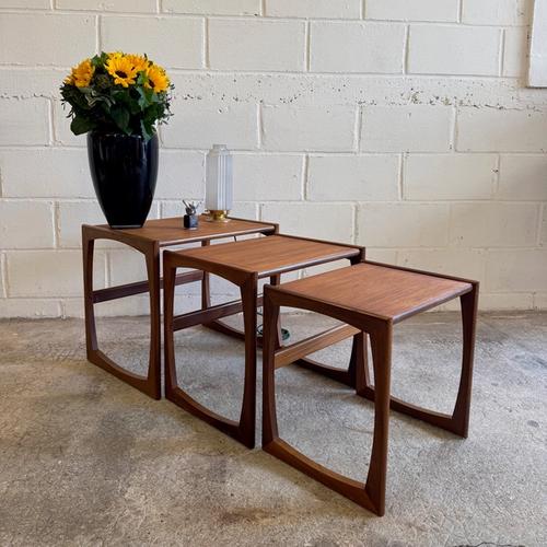 Tables gigognes SMAK I