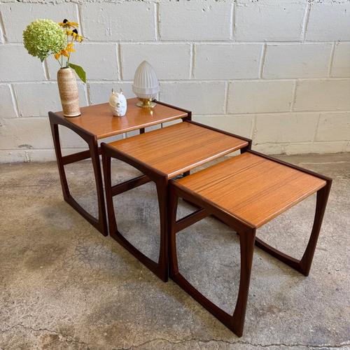 Tables gigognes QUADRILLE 