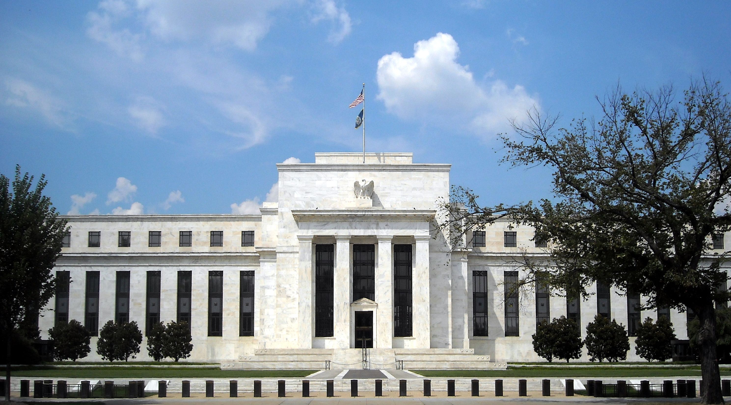 US Stocks Slide as May Jobs Surge Locks In Fed Rate Hike by Year-End