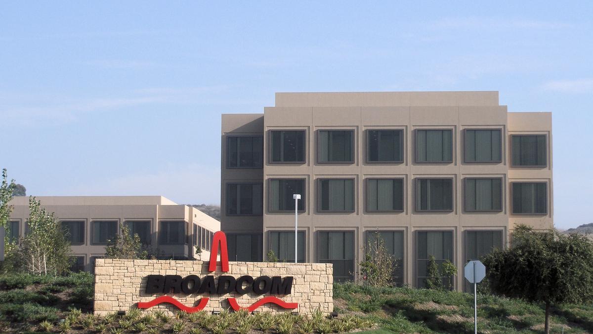 Broadcom AI Revenue Surges 143% to $10.8 Billion as Shares Fall on Raised Expectations