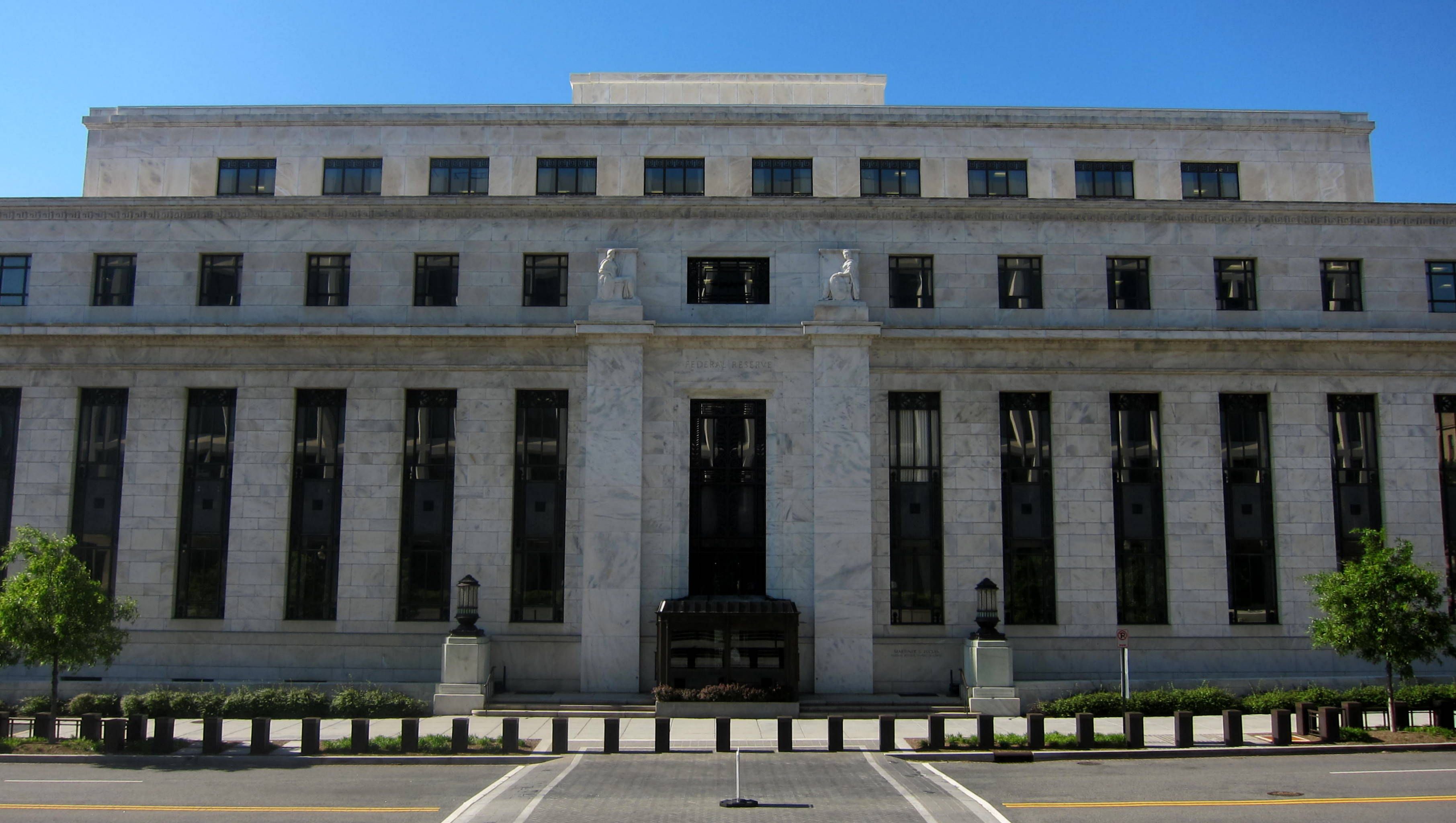 Fed Minutes Reveal Deepest Policy Split in Decades as Rate Hike Odds Cross 50%