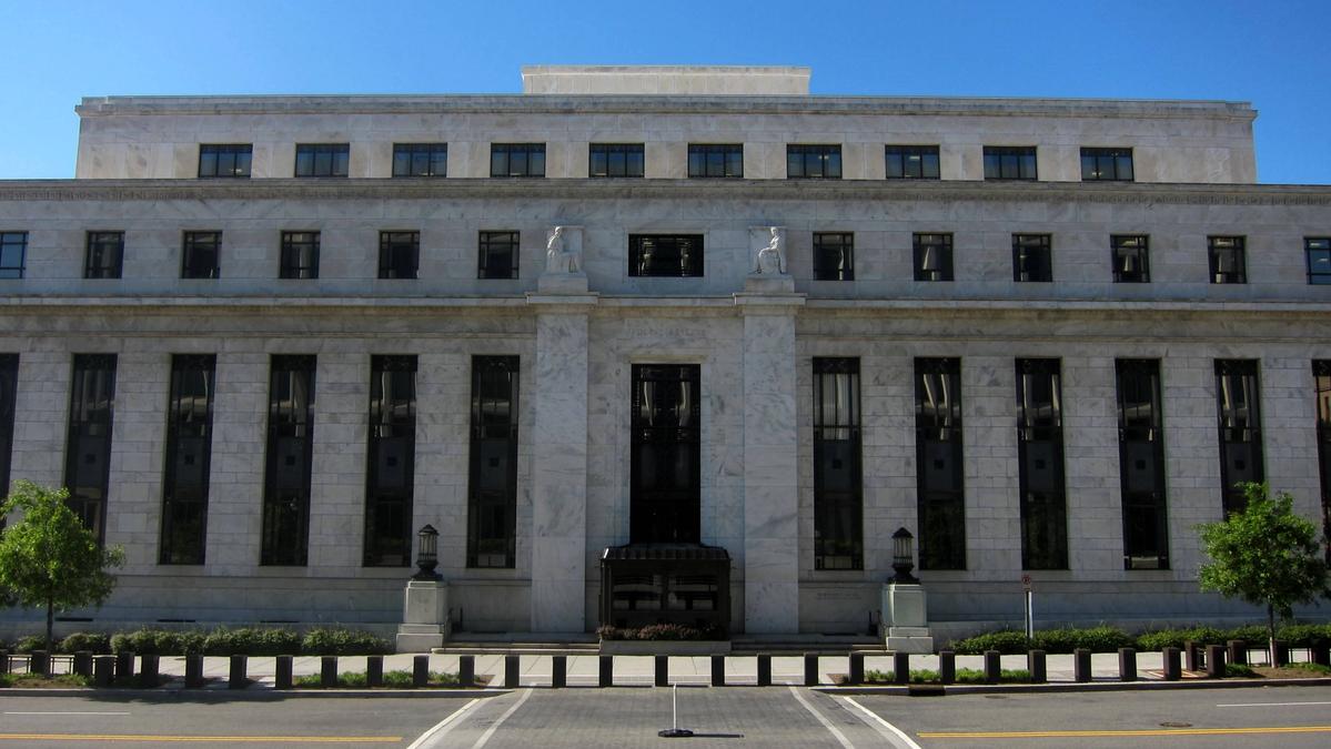 Fed Minutes Reveal Deepest Policy Split in Decades as Rate Hike Odds Cross 50%