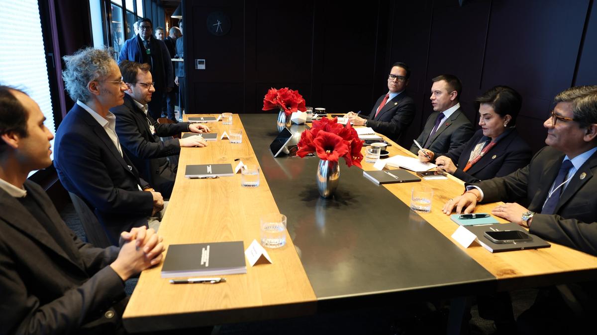 Palantir Höjer Helårsprognosen Efter 93 Procents Intäktsökning