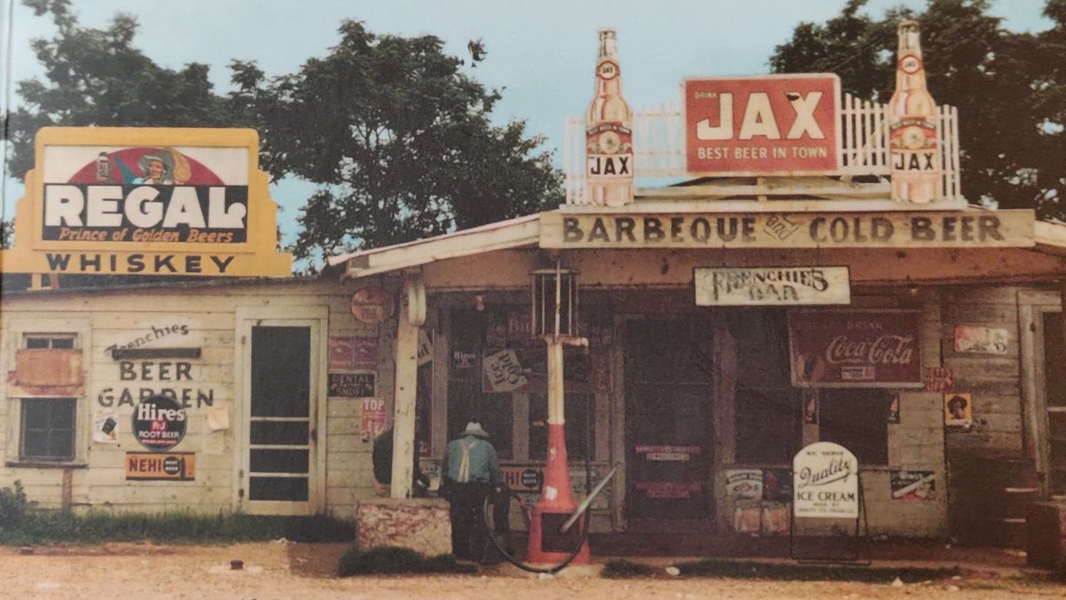 Fried Green Tomatoes at the Whistle Stop Cafe by Fannie Flagg