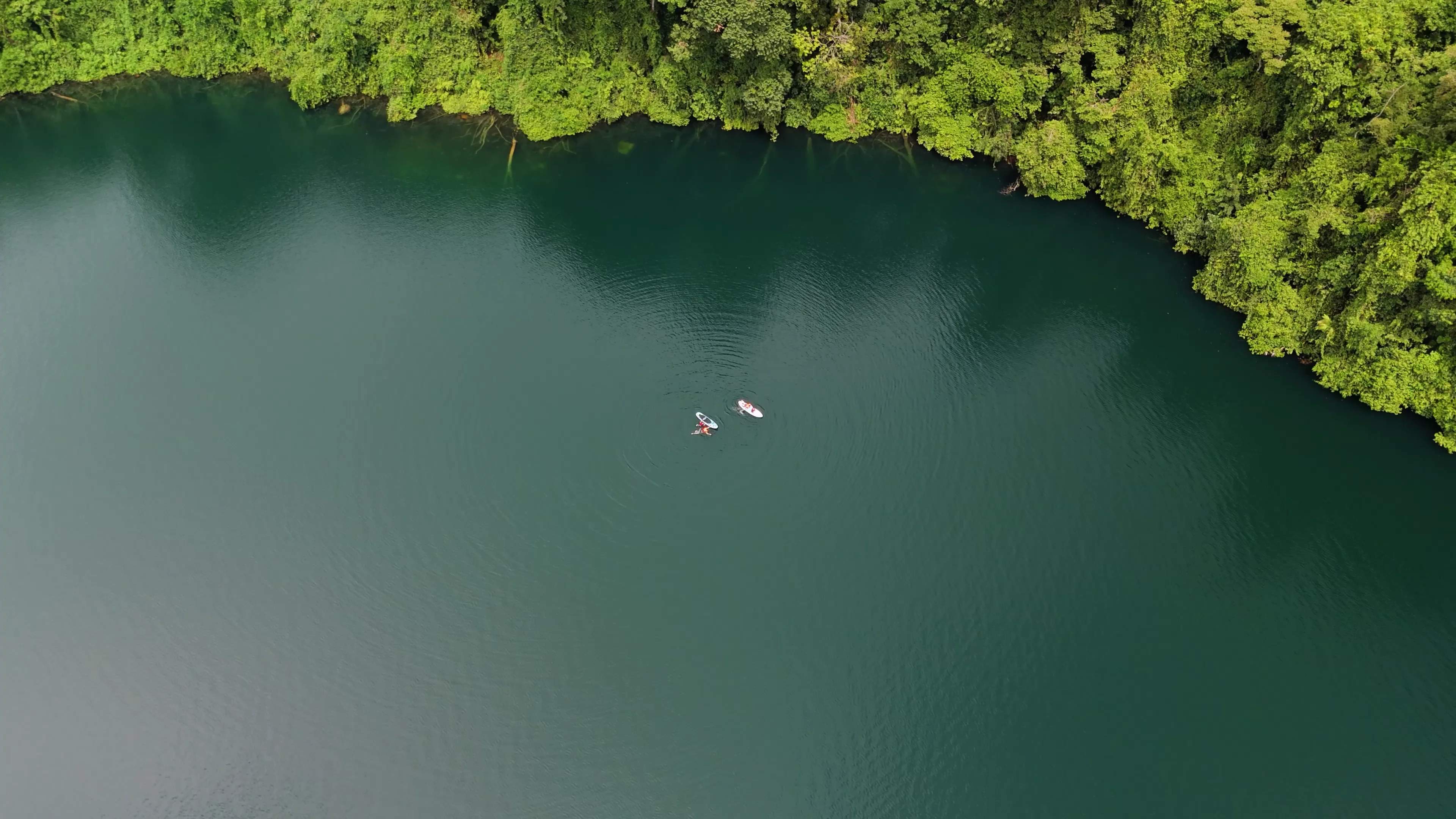 Laguna de Río Cuarto: ein perfekter vulkanischer Kratersee