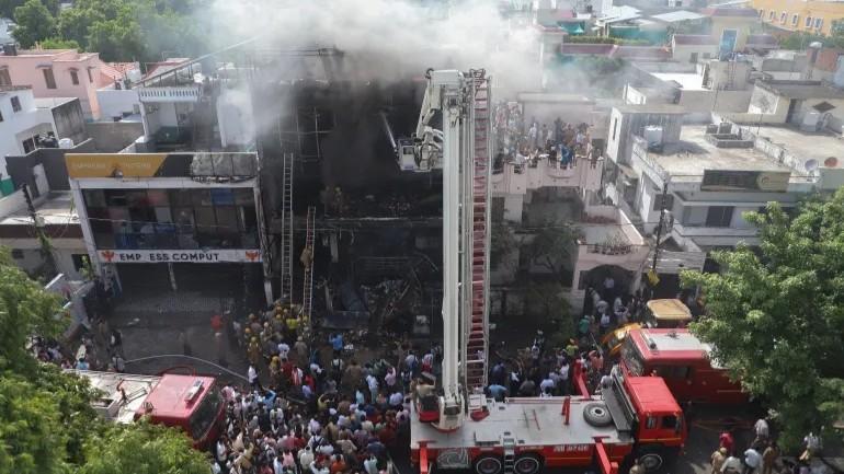 14 killed in fire at education centre in Lucknow, India