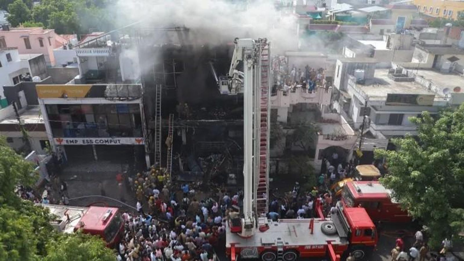 14 killed in fire at education centre in Lucknow, India