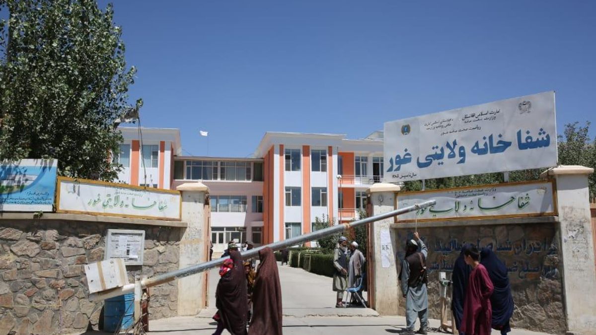Ghor Residents Complain of Specialist Doctor Shortage in Provincial Hospital