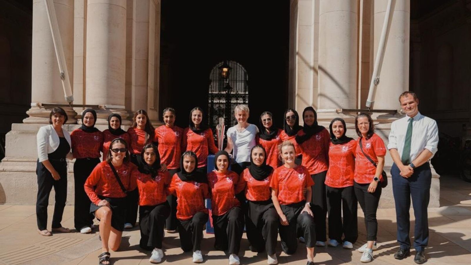 British Deputy Foreign Minister Meets Afghan Women's Cricket Team and Urges Stand Against Taliban Treatment of Women