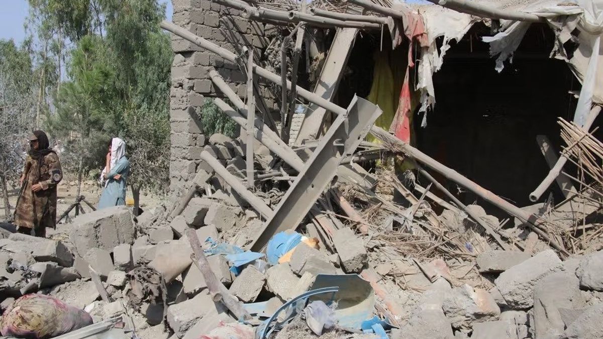 Pakistani Shelling Kills Civilians in Afghan Border Provinces, Officials Say