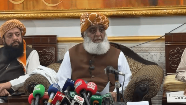 JUI-F Leader Fazlur Rehman Accuses Pakistani Officials of US Allegiance