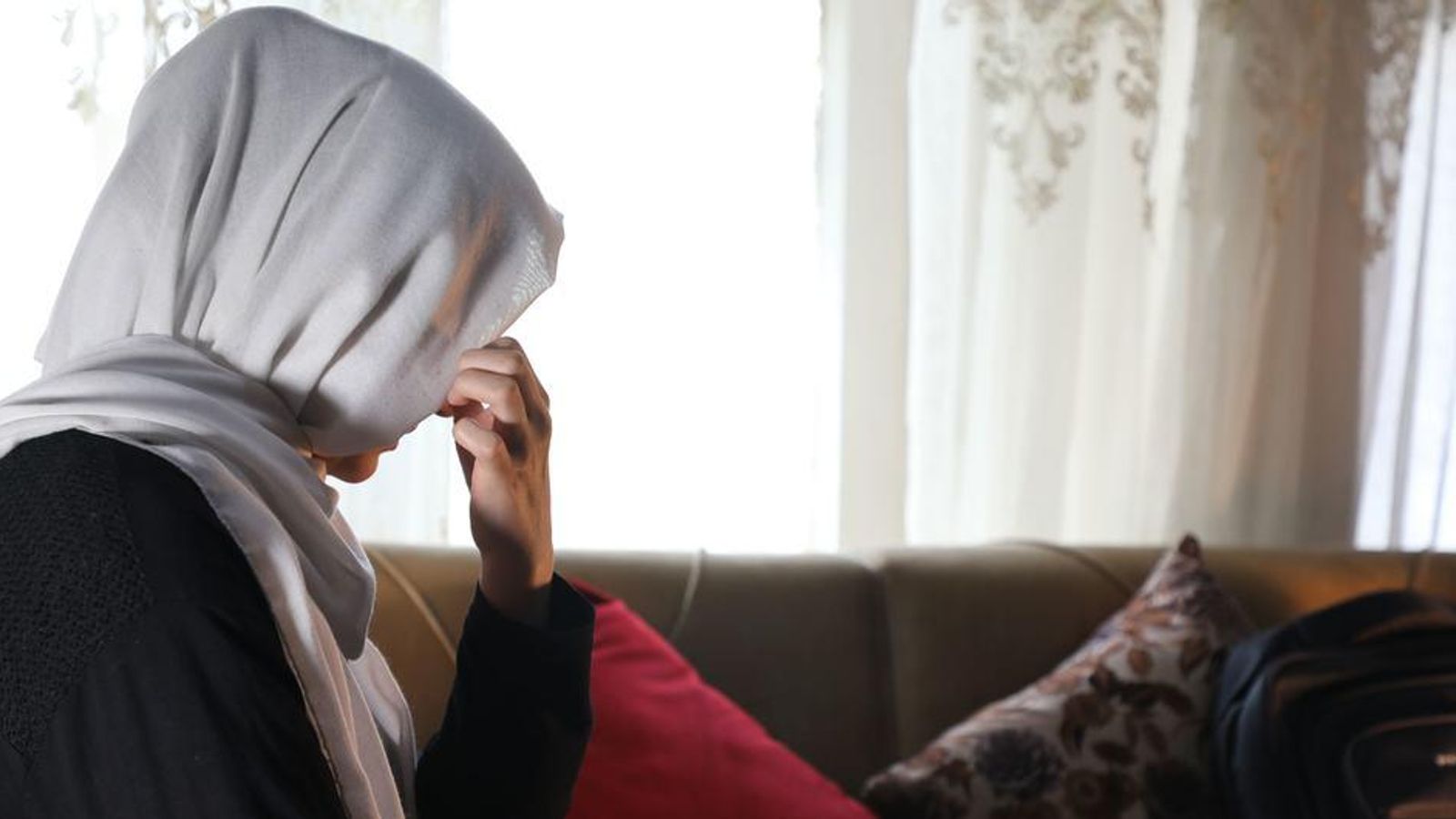 Hasht-e Subh Publishes Poetic Essay on Despair Following Kabul's Fall