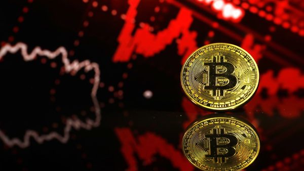 Strategy Reports $14.5 Billion Unrealized Loss on Bitcoin Holdings in First Quarter