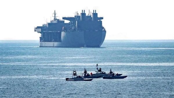 Iran Announces Strait of Hormuz Open to Shipping During Lebanon Ceasefire