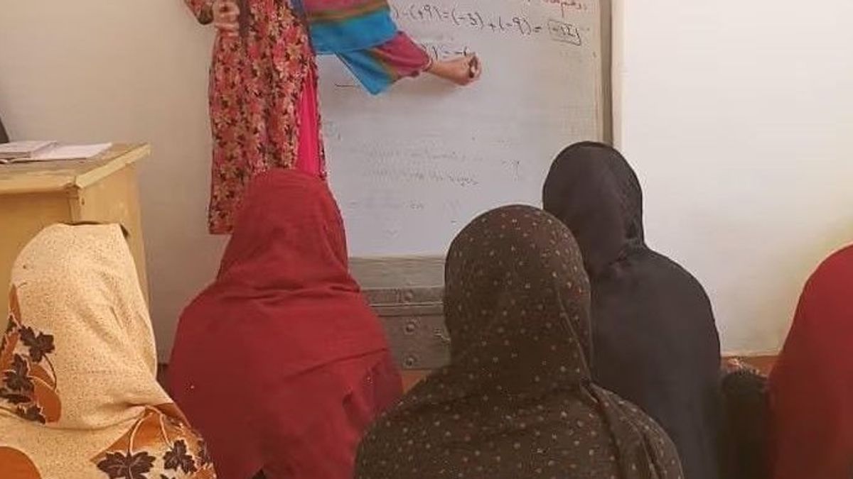 Afghan Woman Runs Secret Classes for Girls Amid Taliban Education Restrictions