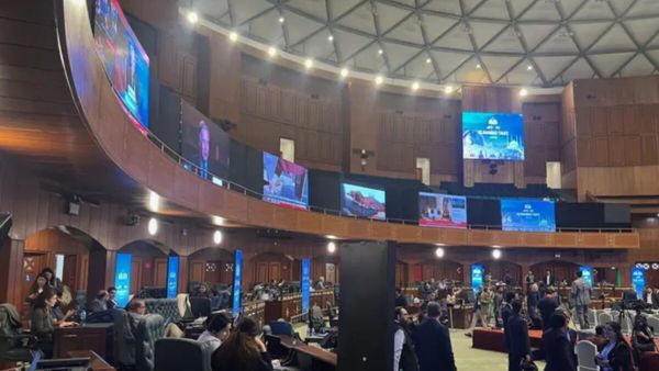 US, Iran Delegations Expected in Islamabad for Ceasefire Talks