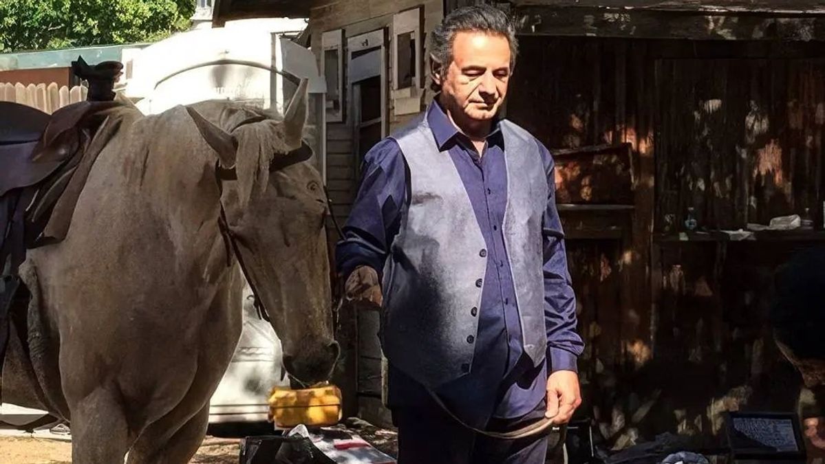 Iranian Singer Aref Arefkia, Known as 'Sultan of Hearts', Dies at 85