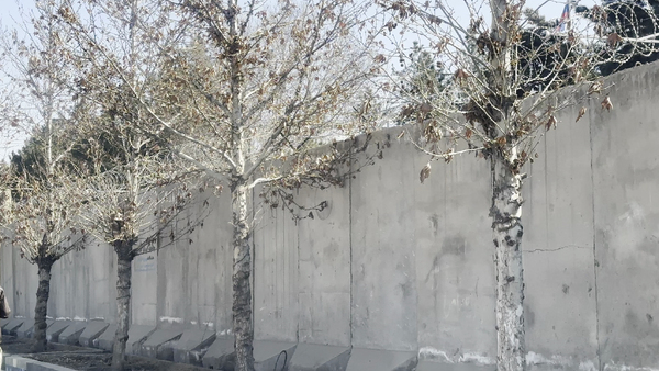 Kabul Residents Demand Removal of Concrete Barriers Near Russian Embassy