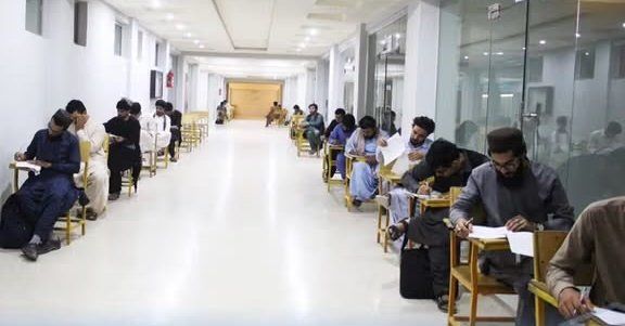 Taliban Bar Dozens of Students from Exams in Kandahar Over Beards