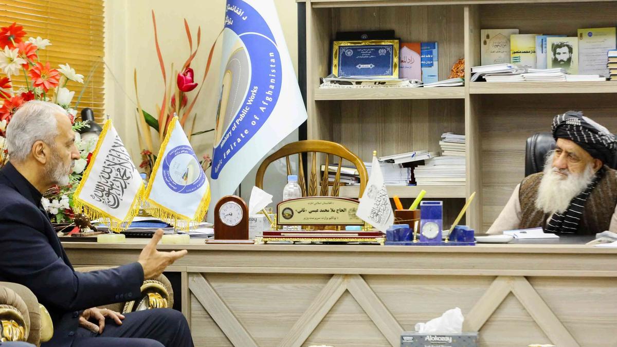 Public Works Minister Discusses Reconstruction of Asp Tunnel with Iranian Ambassador