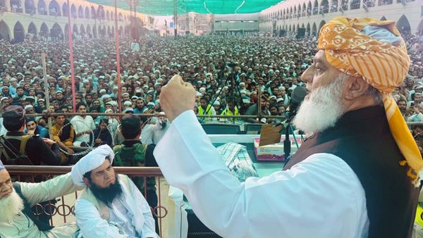 JUI-P Leader Fazl-ur-Rehman Urges Review of Pakistan's Afghanistan Policy, Warns of Regional Isolation
