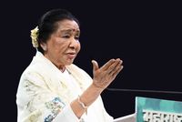 Renowned Indian Singer Asha Bhosle Dies at 92 in Mumbai