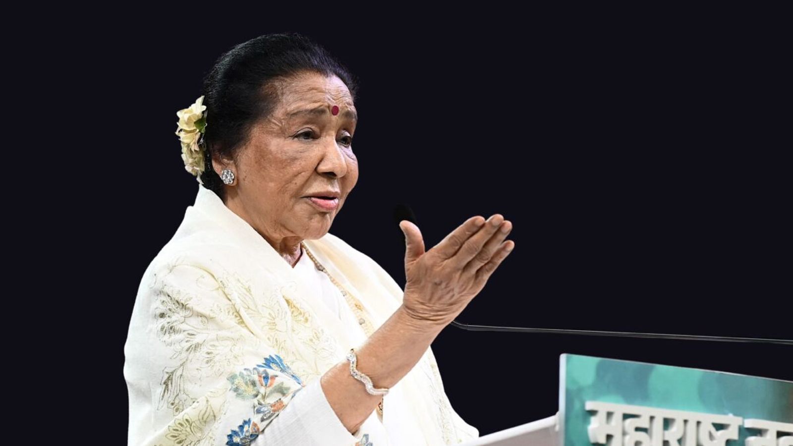 Renowned Indian Singer Asha Bhosle Dies at 92 in Mumbai