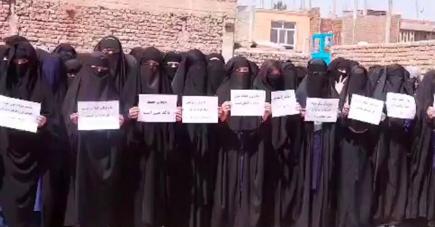 Women Gather in Herat to Support Taliban Dress Code Regulations