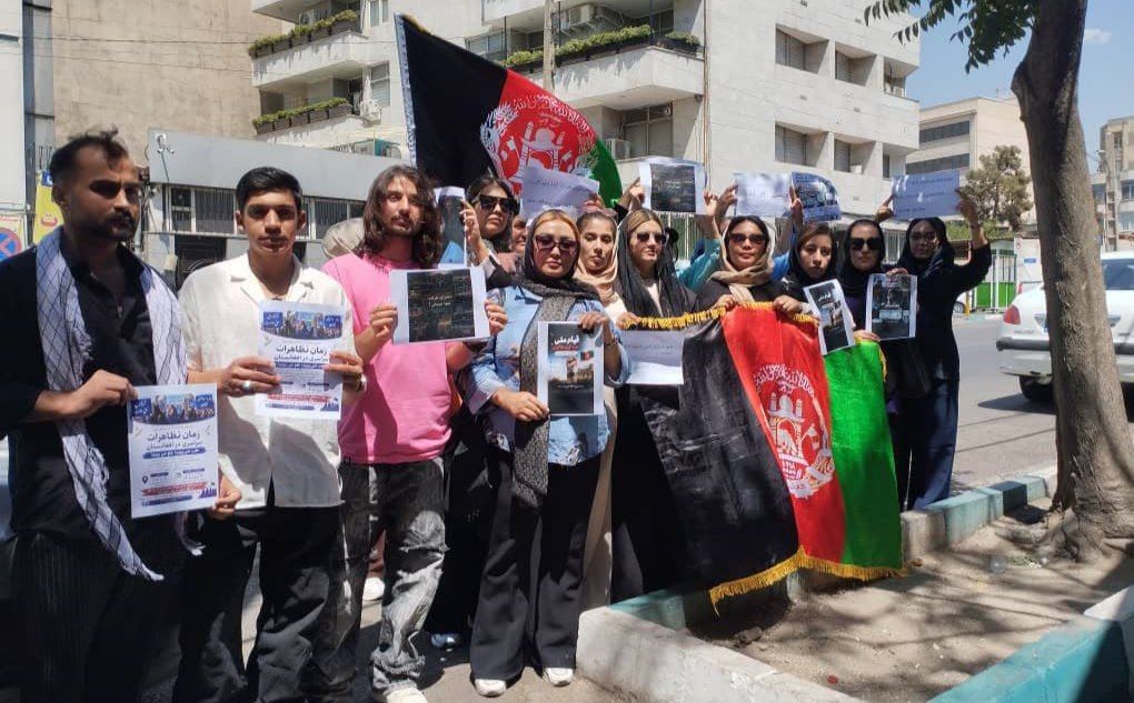 Afghan Migrants Protest in Tehran Against Arrests of Women in Afghanistan
