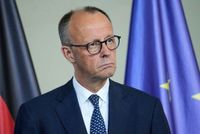 German Chancellor Rules Out Immediate EU Membership for Ukraine, Advocates Closer Cooperation