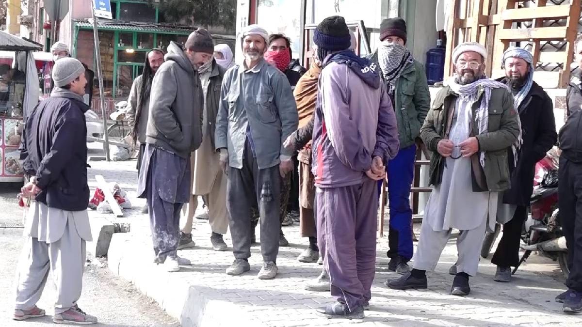 Workers in Kabul Concerned Over Limited Job Opportunities and Qatar Deployment Uncertainty