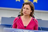 European Parliament Member Says Taliban Restricting Smartphones to Hide Repression