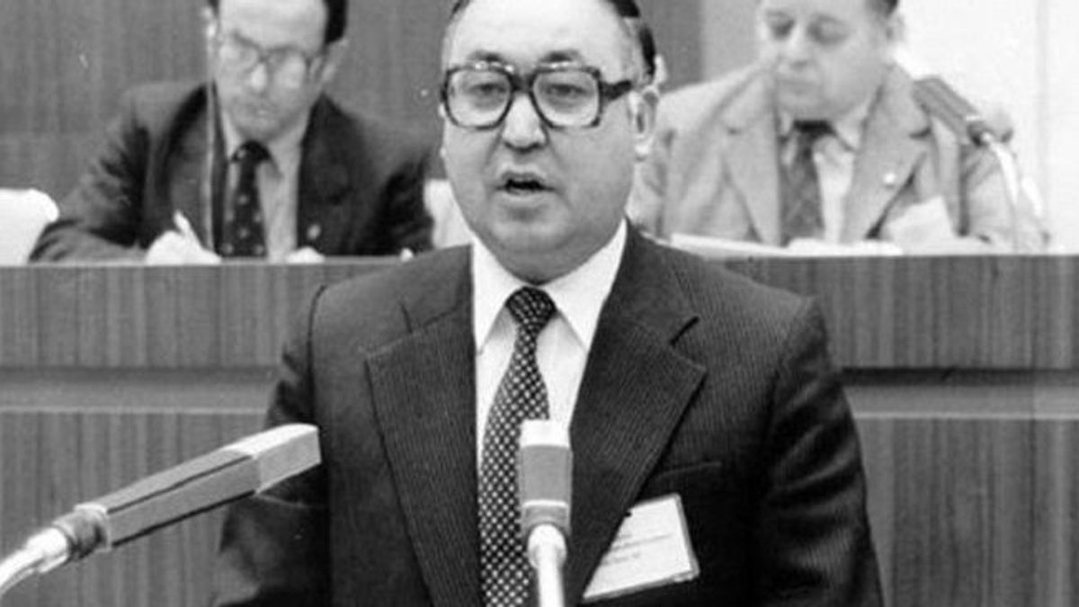 Sultan Ali Keshtmand's Career as Afghan Prime Minister Under PDPA Governments