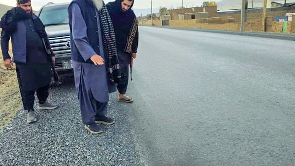 Public Works Minister Inspects Asphalt Works of Second Lane of Kabul-Ghazni Highway