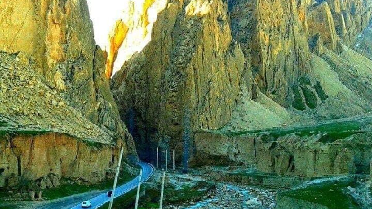 Multiple Highways Closed Due to Flooding in Afghanistan, One Reopened in Samangan