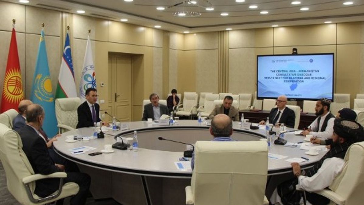 Afghan and Uzbek Experts Discuss Regional Cooperation in Tashkent Roundtable