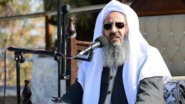 Zahedan Sunni Leader Calls for Halting Executions, Restoring Internet Amid Iran's Crises
