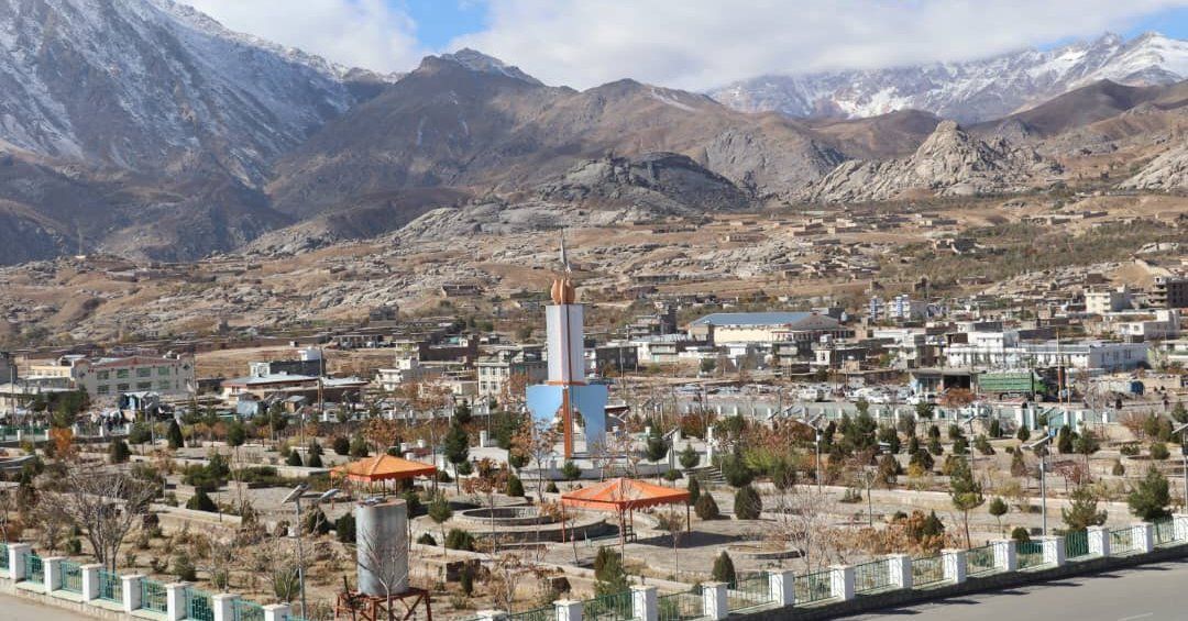 Daikundi Teacher Claims Payment of 40,000 Afghanis for Transfer Approval