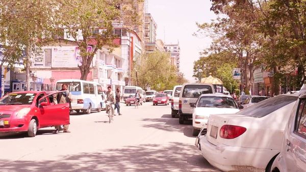 Kabul Residents and Drivers Complain Over Unregulated Parking and Informal Fees