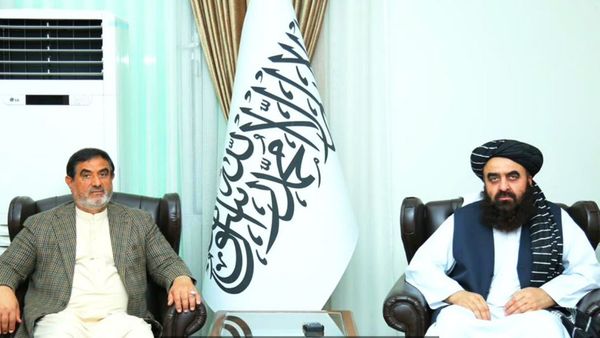 Head of Afghanistan Chamber of Commerce Meets Foreign Minister on Private Sector Challenges