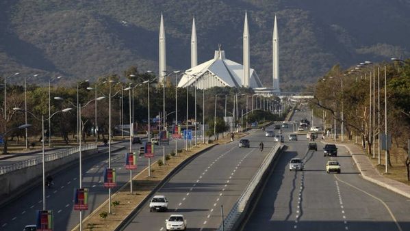 Pakistan Announces Austerity Measures Amid Oil Crisis from US-Israel Conflict with Iran