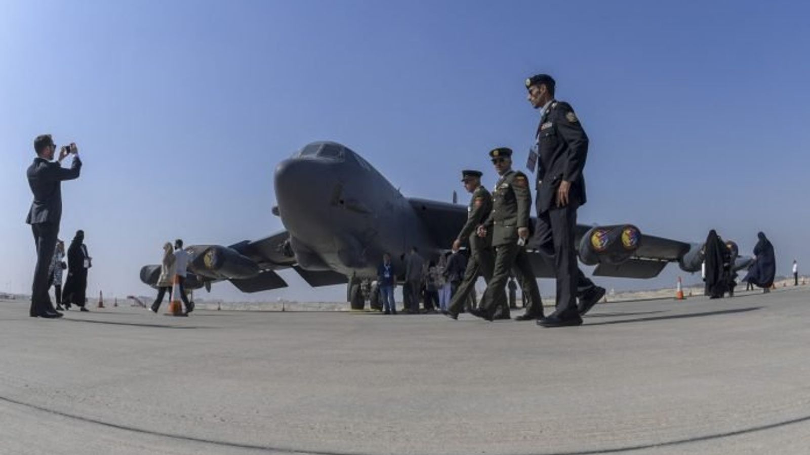 Eight Killed as US B-52 Bomber Crashes in California