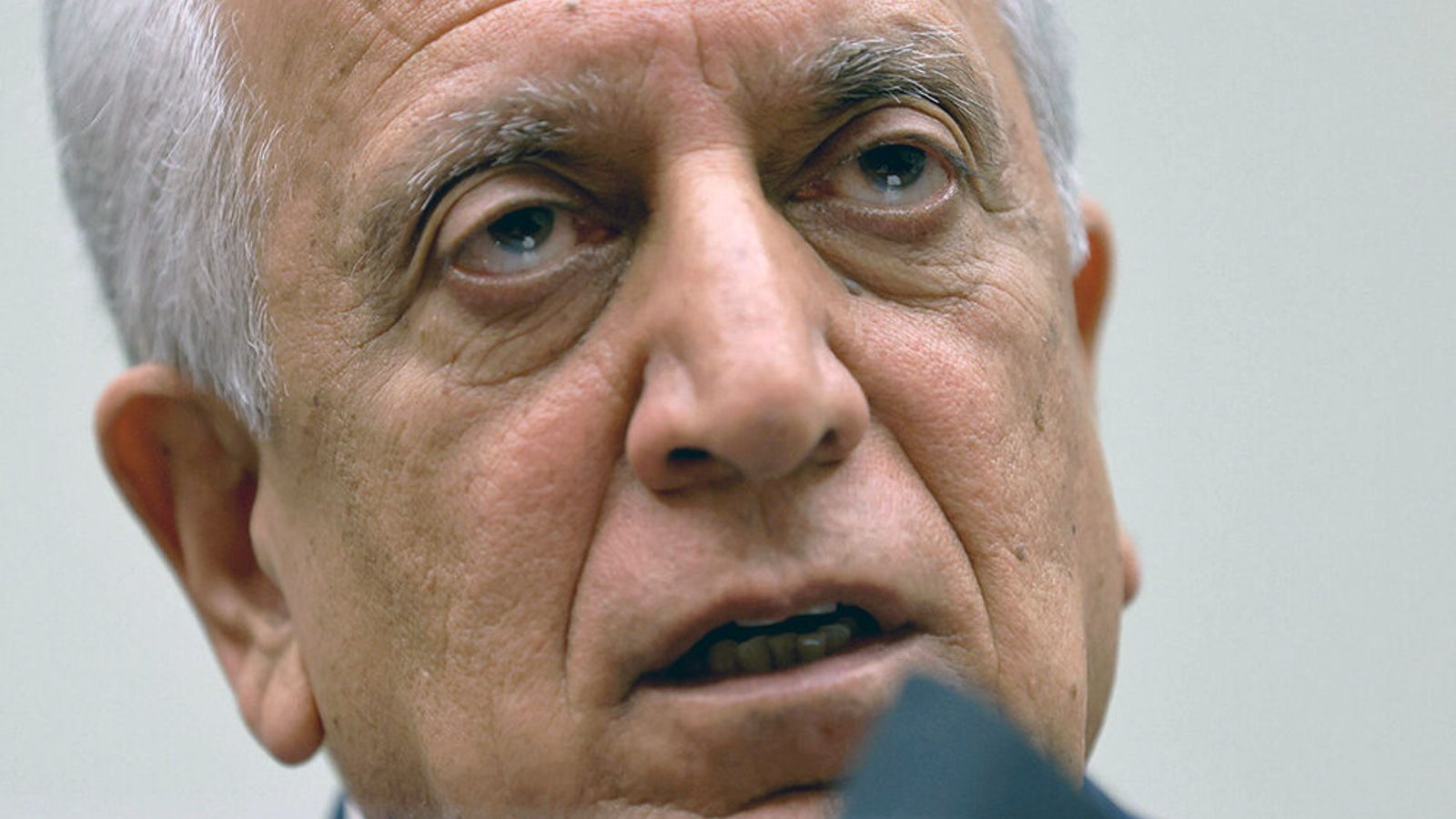 Khalilzad Urges Afghanistan and Pakistan to Resolve Tensions Through Diplomacy