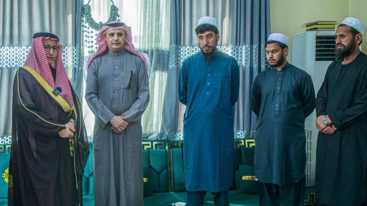 Taliban spokesman says three Pakistani soldiers released at Saudi Arabia's request